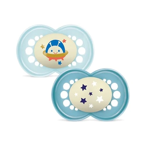 Offerta a tempo: MAM Original Night Succhietto 16+ Mesi (Set da 2), Ciuccio MAM 16 36 mesi silicone e ortodontico che si illumina al buio, Kit da 2 accessori neonato con porta ciuccio sterilizzatore, Azzurro/Blu - 0.00% da 12.99 € a 12.99 €