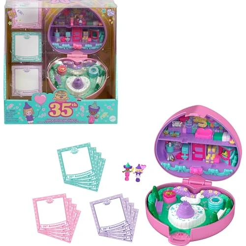 Offerta a tempo: Polly Pocket - Cofanetto 35° Compleanno da collezione, playset con 2 bambole, 3 timbrini per le feste e 12 biglietti da lettera, torta e palloncini inclusi, giocattolo per bambini, 4+ anni, HWP20 - 39% da 54.99 € a 33.70 €