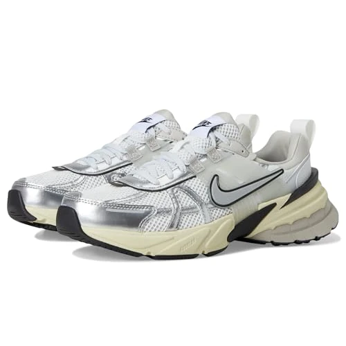 Oferta limitowana: Nike Damskie buty sportowe V2K Run, 42 EU, Summit White Metallic Silver z 437.68 zł na 437.68 zł (oszczędź 0.00%)