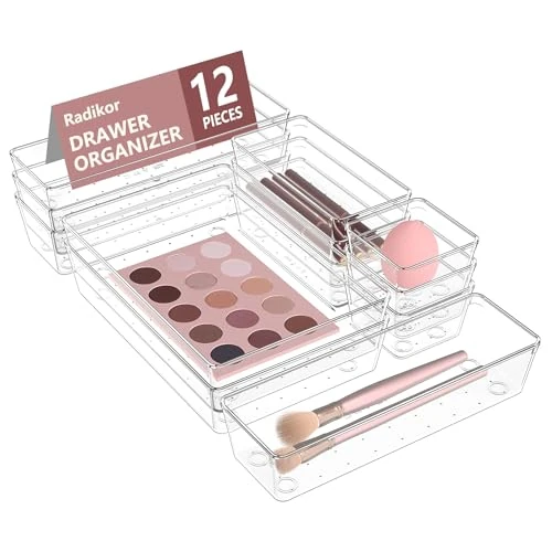 Offerta a tempo: Radikor Organizer Cassetti 12 Pezzi, Contenitori per cassetti in Plastica Trasparente di 4 Dimensioni, Divisori per Cassetti Impilabili per Bagno, Cucina, Trucchi - 20% da 19.99 € a 15.99 €