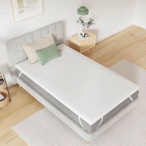 Offerta a tempo: Novilla Materasso Topper 120x190 Altezza 5 cm, Coprimaterasso in Schiuma di Fibra, Topper Matrimoniale Assorbente e Traspirante con 4 Angoli Dotato di Cinghie Elastiche - 23% da 58.99 € a 45.40 €