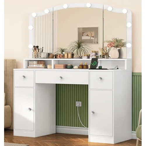 Offerta a tempo: FIONESO Postazione Trucco con 10 Luci LED, 3 Colori Regolabili, 3 Specchietti Ripiegabili, Toeletta Trucco con 2 USB e 2 Prese, 3 Cassetti e 2 Armadi, Bianco - 0.00% da 125.65 € a 125.65 €