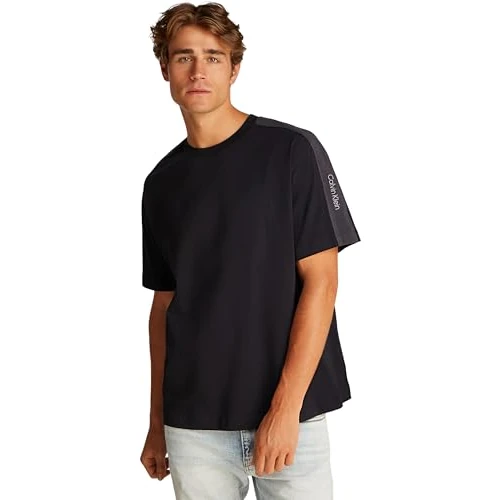 Offerta a tempo: Calvin Klein Uomo T-Shirt Maniche Corte Logo Tape Tee con Scollo Rotondo, Nero (CK Black), M — 44% da 49,90 € a 27,80 €