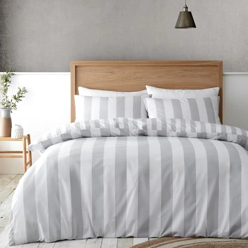 Offerta a tempo: Catherine Lansfield Cove - Set copripiumino matrimoniale reversibile con federe, motivo a righe, colore: grigio argento - 6% da 36.38 € a 34.20 €