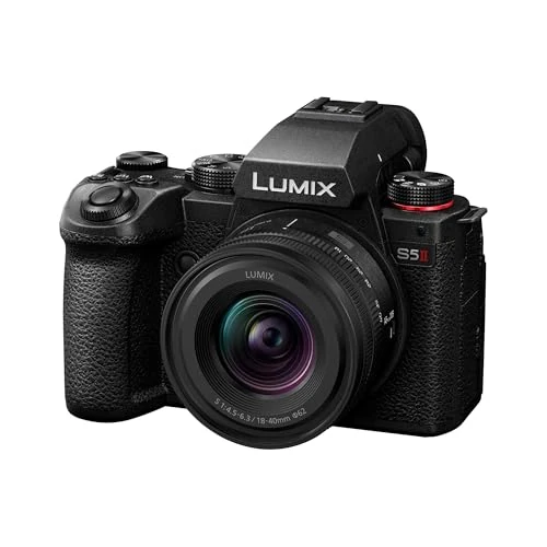 Tijdelijke aanbieding: Panasonic Lumix S5 II, Full-frame Camera Zonder Lens, met S-R1840E 18-40mm S Lens, 4K 60P en 6k 30P Video-opname, Kantelbaar Scherm, Wi-Fi, Phase Hybrid AF met 779 Punten, Active IS, Zwart van 1299.00 € naar 1299.00 € (0.00% korting