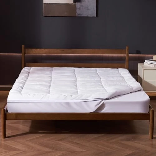 Offerta a tempo: VEVOR Coprimaterasso Misura Queen Spessore 25,4mm, Imbottitura in Fibra Lavabile Sfoderabile, Rinfrescante Traspirante, con Tasca sul Comodino Removibile Fascia Elastica, Alleviare Pressione Corporea - 0.00% da 41.90 € a 41.90 €