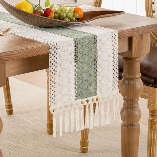 Offre limitee: Chemin de Table Boho Vert Sauge Rustique Macramé Gland Moderne Cuisine Table à Manger Décoration Lavable Chemin de Table Toile de Jute pour Vacances Cuisine Café Fête 30 x 180 cm de 11.99 EUR a 7.99 EUR (economie 33%)