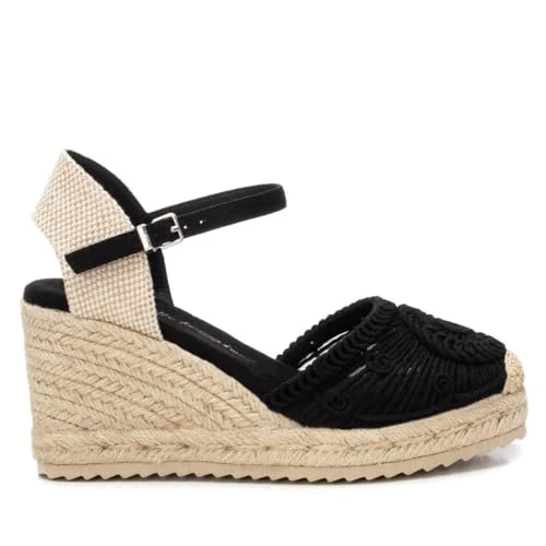 Offerta a tempo: XTI - Sandali con zeppa Donna Nero - Scarpe comode e versatili - Moda casual - Modello 14384503 (Misurare 39) - 40% da 49.95 € a 30.10 €