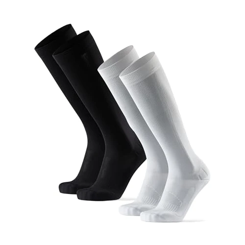 Offerta a tempo: DANISH ENDURANCE Calze Compressione Graduata Uomo Donna 21-26mmHg, Calze Compressive per Recupero, Circolazione, Viaggi, 2 Paia, Multicolore (1 X Nero, 1 X Bianco), 48-51 - 32% da 37.95 € a 25.95 €