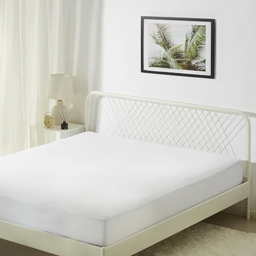 Offerta a tempo: Amazon Basics Coprimaterasso Impermeabile Matrimoniale, Fascia Elastica Extra Profonda 45 cm, Lavabile e Silenzioso, 160 x 200 cm, Bianco - 22% da 12.31 € a 9.58 €
