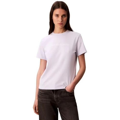 Oferta limitada: Calvin Klein Camiseta de Manga Corta Mujer Logo Classic Regular Fit, Morado (Lacey Lilac), L de 27.82 € a 22.67 € (ahorro 18.51%)