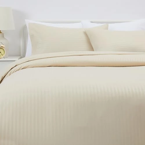 Offre limitée : Amazon Basics Parure de Lit 2 Personnes 3 Pièces en Microfibre, Housse de Couette 240 x 220 cm et 2 Taies d'oreiller 50 x 80 cm, Beige Rayé de 16.97 € à 13.40 € (21% de remise)