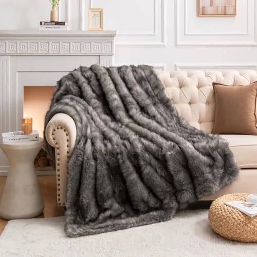 HOMFINE Faux Fur Blanket Double Bed Luxury Faux Fur Blanket Long Pile Eco Friendly Soft Furry Blanket for Winter Sofa Bed 150 x 200 cm Grey