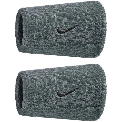 Zeitlich begrenztes Angebot: Nike Swoosh Classic Doublewide Wristbands 2er Pack Schweißbänder Tennis Fitness Running Handgelenkbänder breit, Cool Grey/Black, One Size von 17.98 € auf 17.98 € (0.00% Rabatt)