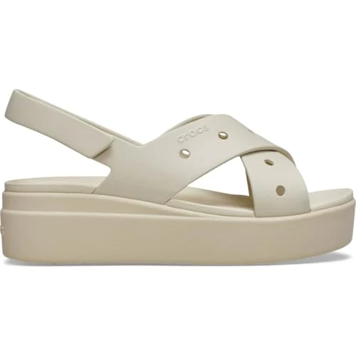 Offerta a tempo: Crocs Brooklyn 4U Sandali da donna con cinturino incrociato con zeppa, frappé, taglia 40, Frappé, 42/43 EU - 59% da 59.99 € a 24.44 €