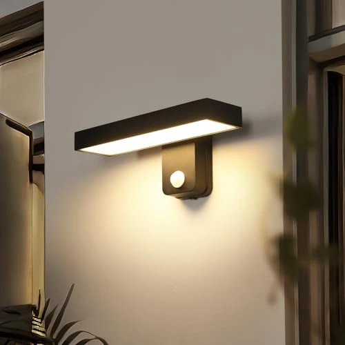 Zeitlich begrenztes Angebot: Riserva 17W Außenwandleuchte mit Bewegungsmelder 350° Drehend, IP65, 3000K von 34.99 € auf 34.99 € (0.00% Rabatt)
