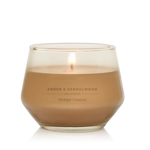 Limitiertes Angebot: Yankee Candle Studio Duftkerze | Mittelgroße Kerze Amber & Sandalwood | Lang brennende Kerzen: 35-50 Stunden | Stilvoll designtes Glas| Perfekte für Frauen, für Mütter, Hochzeitsgeschenke & mehr von 29.99 EUR auf 17.99 EUR (Spare 40%)