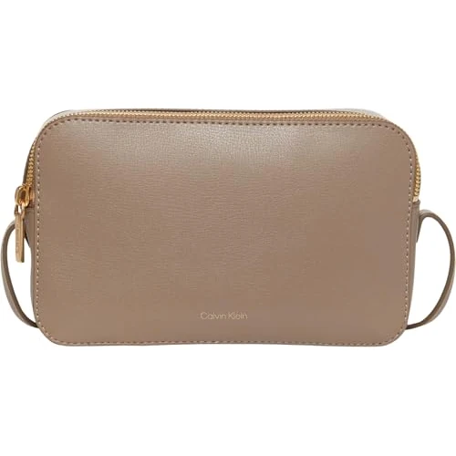 Limited-time offer: Calvin Klein Women’s Shoulder Bag Logo Elongated Camera Bag with Zip, Grey (Desert Taupe), One Size from 52.85 £ to 52.85 £ (save 0.00%)