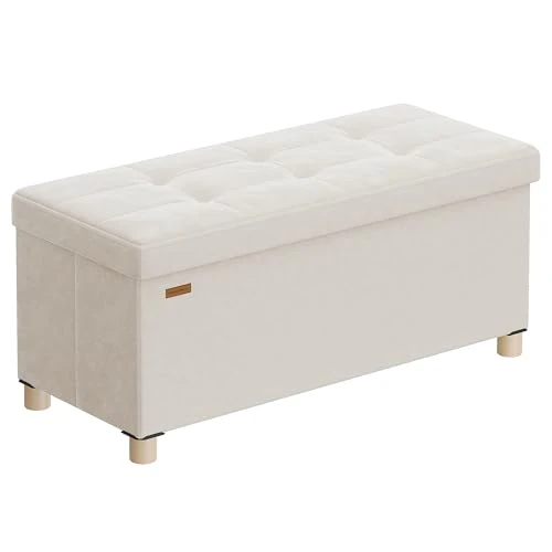 SONGMICS Pouf Contenitore Cassapanca Pieghevole, 38 x 76 x 38,5 cm, Sgabello Poggiapiedi, 77 L, Superficie in Velluto, per Camera da Letto Soggiorno, Beige Cappuccino LSF0517W02