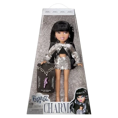Offerta a tempo: Bratz Charmz Jade - Bambola fashion con braccialetto con charm collezionabile, include abbigliamento e accessori, fornita in una confezione da esposizione, da personalizzare e collezionare - 41% da 35.62 € a 21.00 €