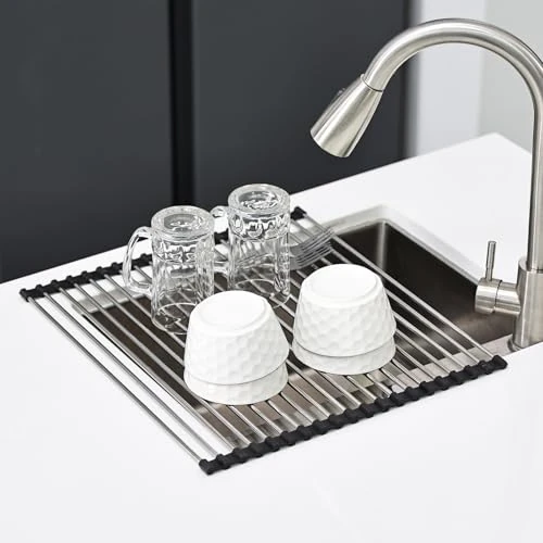 KitchenRaku Escurreplatos Plegable 43 x 40 cm | Escurridor de Platos para Fregadero | Acero Inoxidable 304/Silicona | Rejilla para Escurrir Tazas, Frutas y Verduras, Organizador Cocinero (Negro)