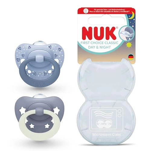 NUK First Choice Classic Day & Night Succhietto per Bambini | 0-6 Mesi | Succhietti Ortodontici che si Illuminano al Buio | Accettati dal 95% dei Bambini** | Blu | Confezione da 2