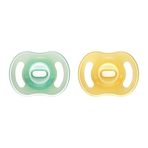 Offerta a tempo: Tommee Tippee Ciuccio Ultra-light StayPut NightGlow, 0-6 Mesi, Confezione da 2, Succhietto Si Illumina Al Buio, Ortodontico, Sensazione di Morbidezza Sulla Pelle, Flusso D'aria Extra - 5% da 10.49 € a 9.96 €