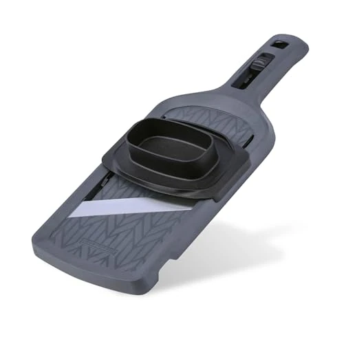 Offre limitee: Fackelmann 25281 Mandoline réglable 4 hauteurs, Trancheuse à Légumes Haute Précision, Poussoir Protège Doigts, Fabriquée en Allemagne, Salades, Gratins, Acier inoxydable, Plastique, 31 x 12 x 3,5 cm de 24.38 EUR a 24.38 EUR (economie 0%)