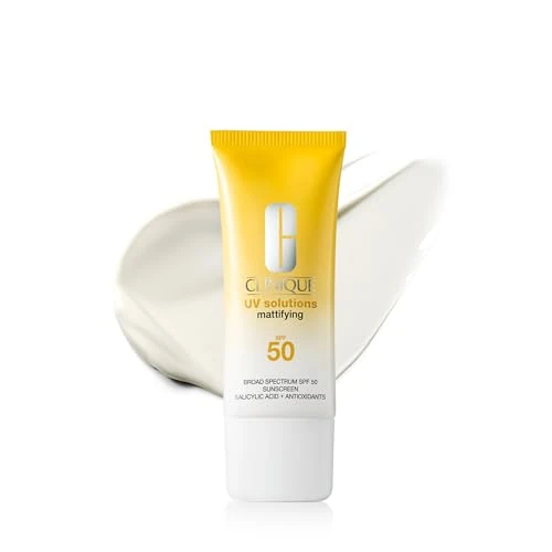 Offerta a tempo: Clinique UV Solutions Protezione Solare Opacizzante SPF 50 - Con Acido Salicilico E Antiossidanti - Controlla La Lucidità - Protezione UVA/UVB - Non Lascia Tracce Bianche - Pelli Sensibili (40 Ml) - 39% da 33.00 € a 19.99 €